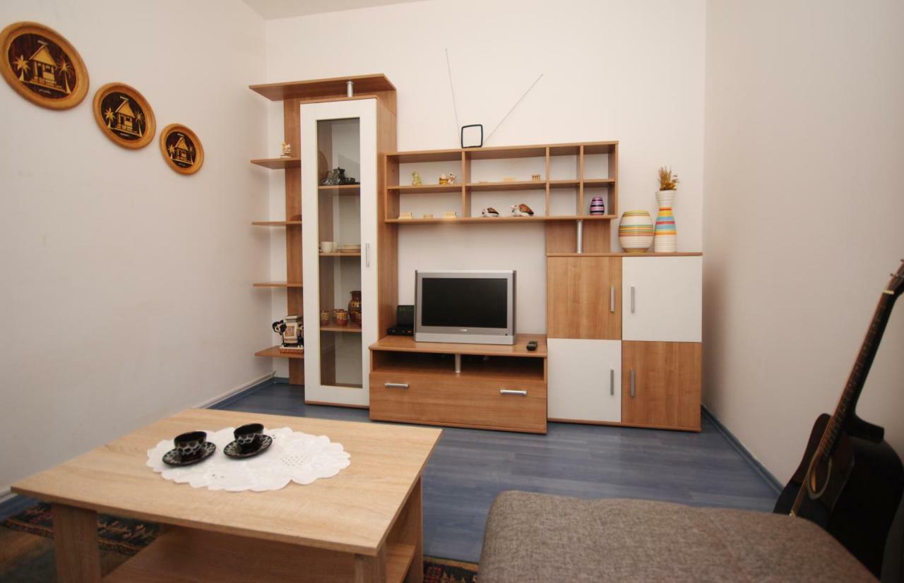 Apartment Raquil Split Exterior photo