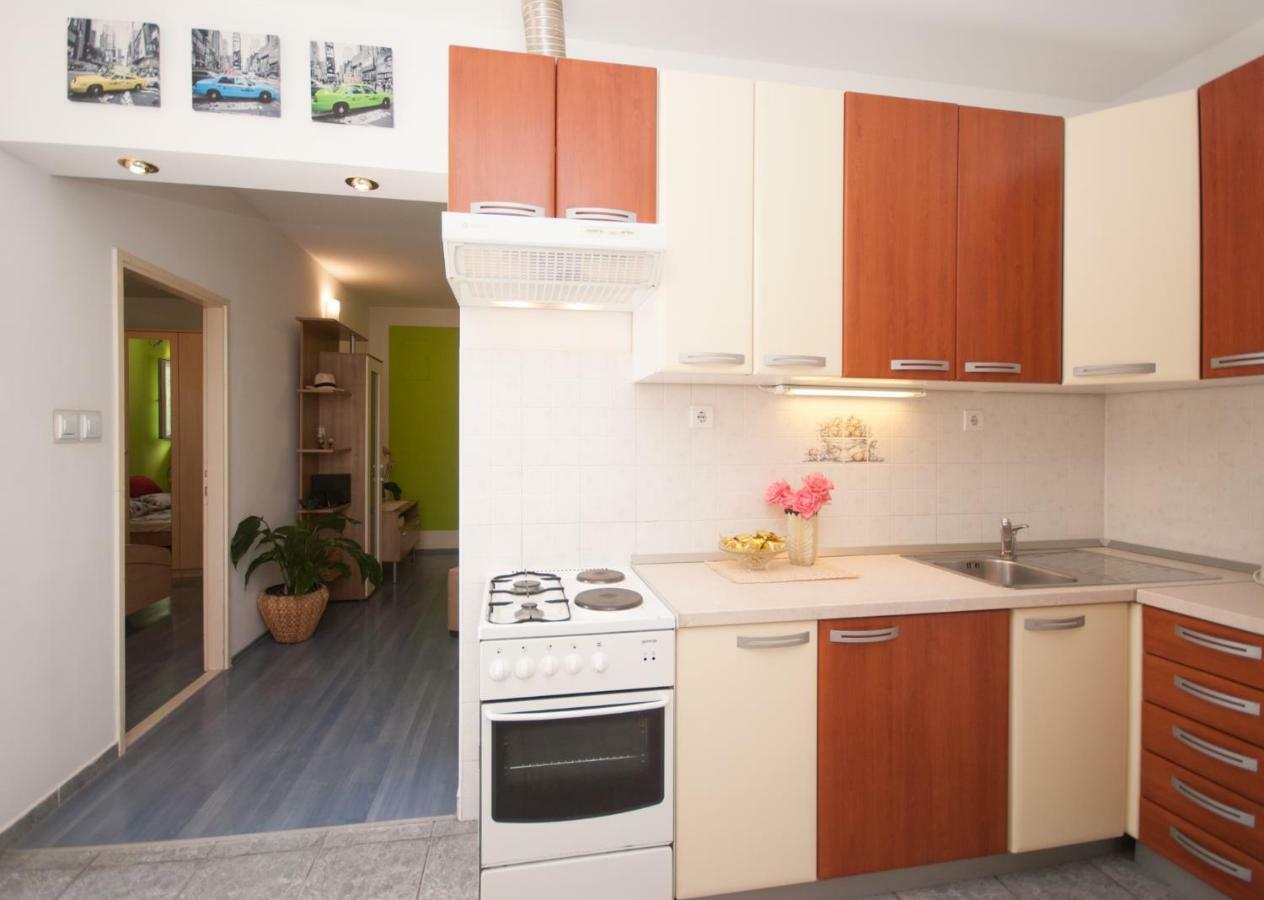 Apartment Raquil Split Exterior photo